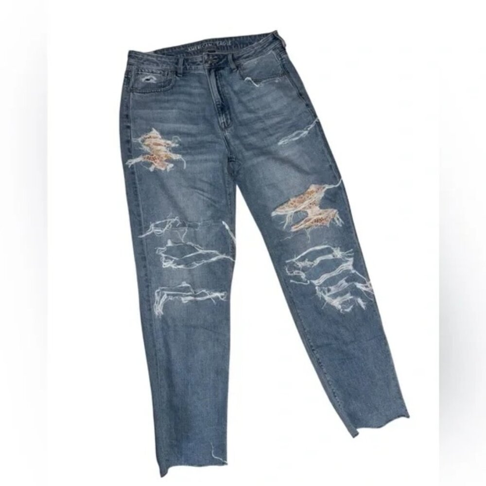 American Eagle distressed patched mom jeans size 16